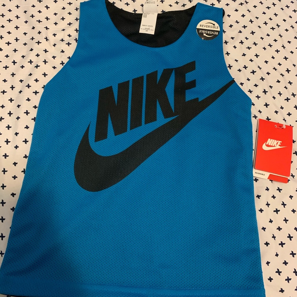 Nike reversible tank top 🖤💙